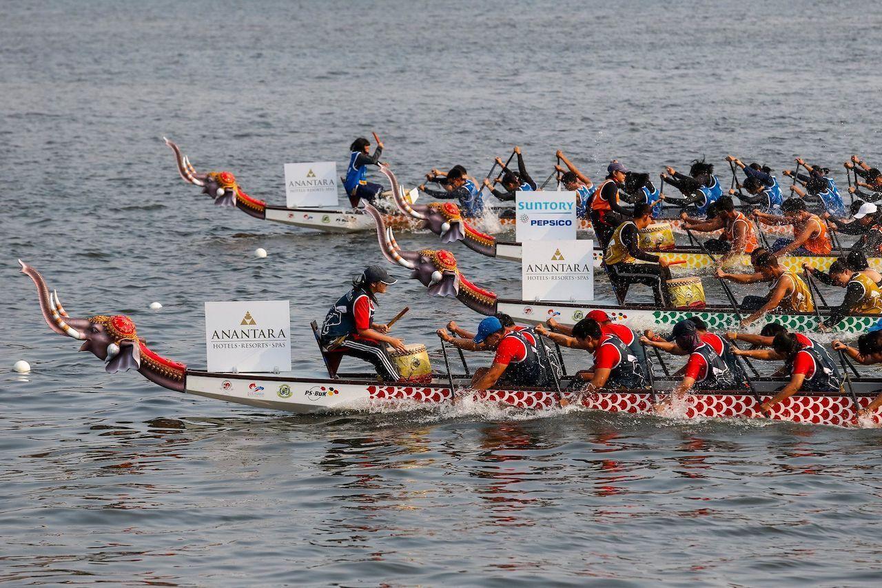 Corsa di barche con elefanti e Festival del fiume, eventi di Bangkok