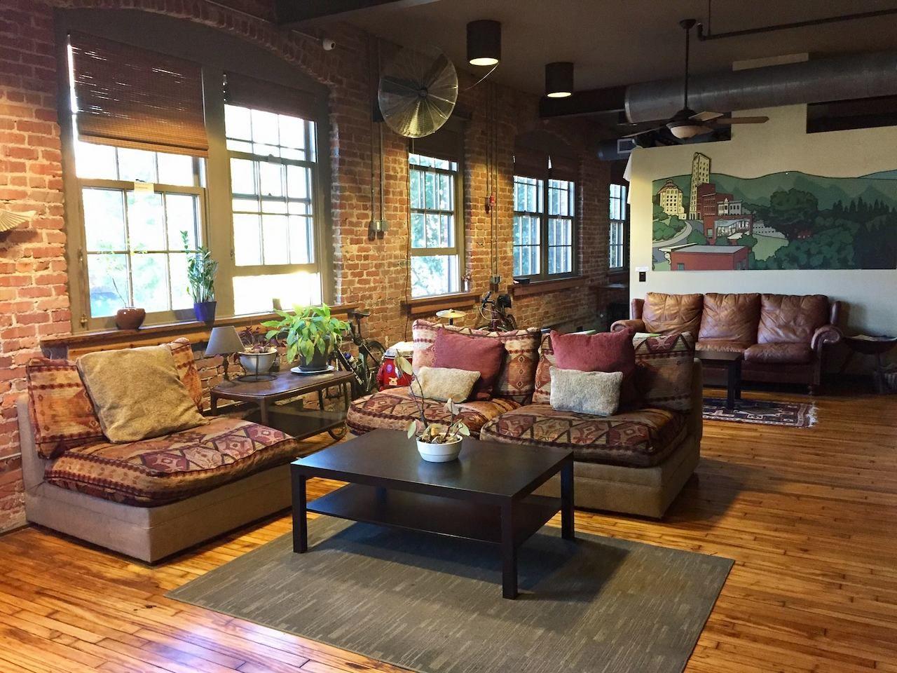 Sweet Peas Hostel, Asheville, North Carolina