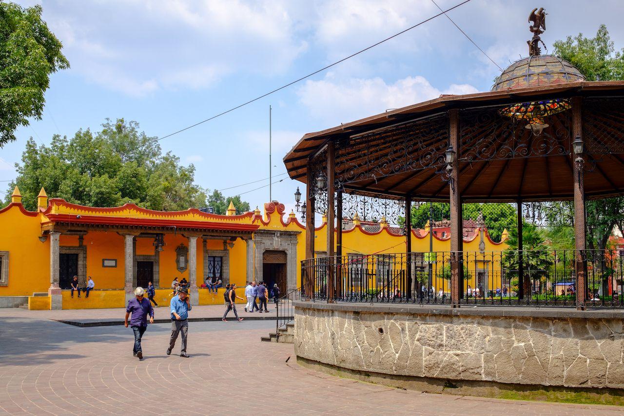 La piazza principale e il municipio a Coyoacán, Città del Messico