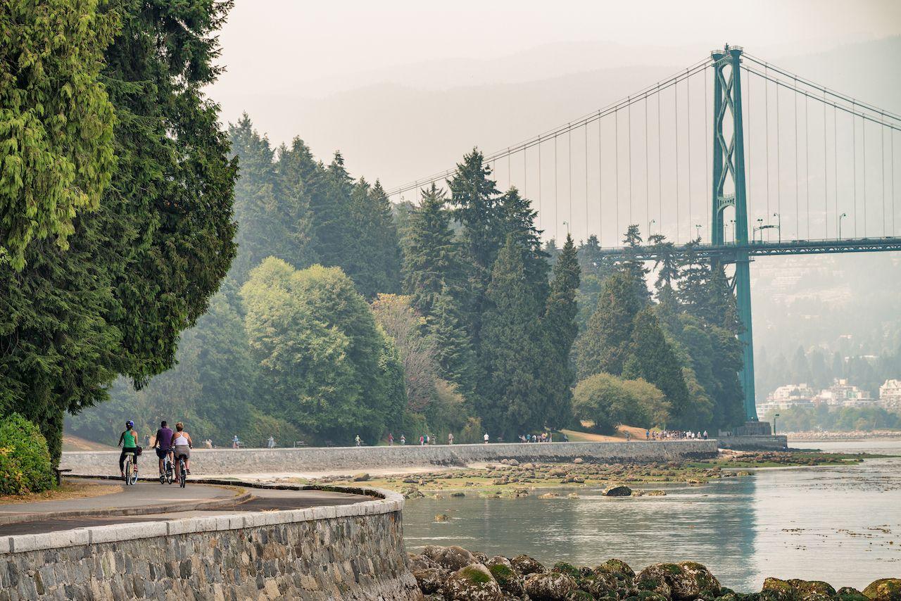 Bicicletta lungo Stanley Park a Vancouver, Canada