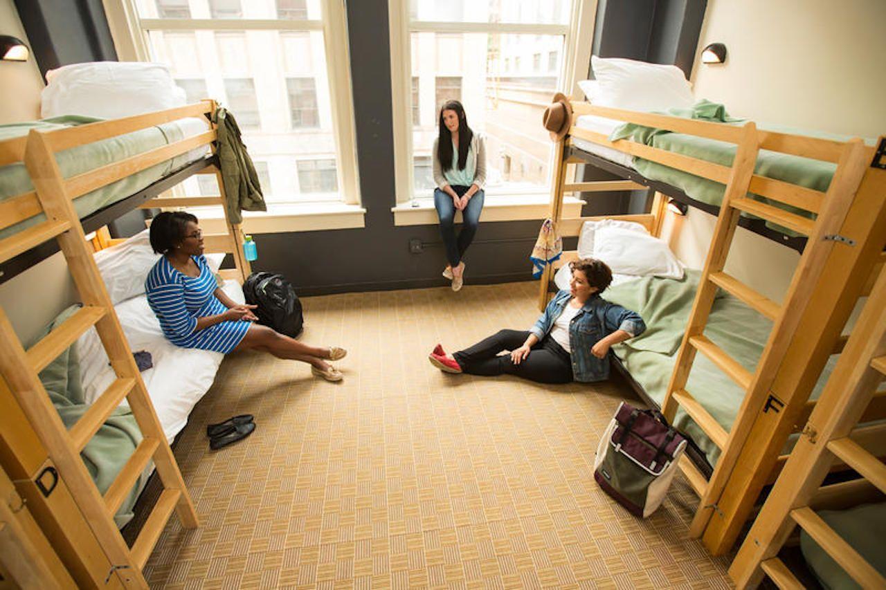 HI Chicago Hostel