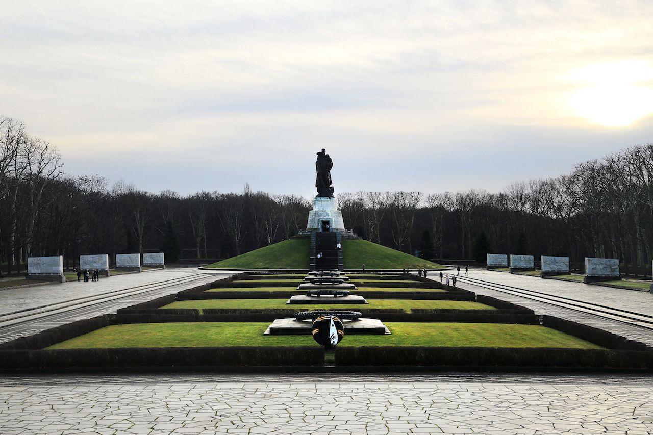 Vista panoramica del Memoriale di Guerra Sovietico di Berlino