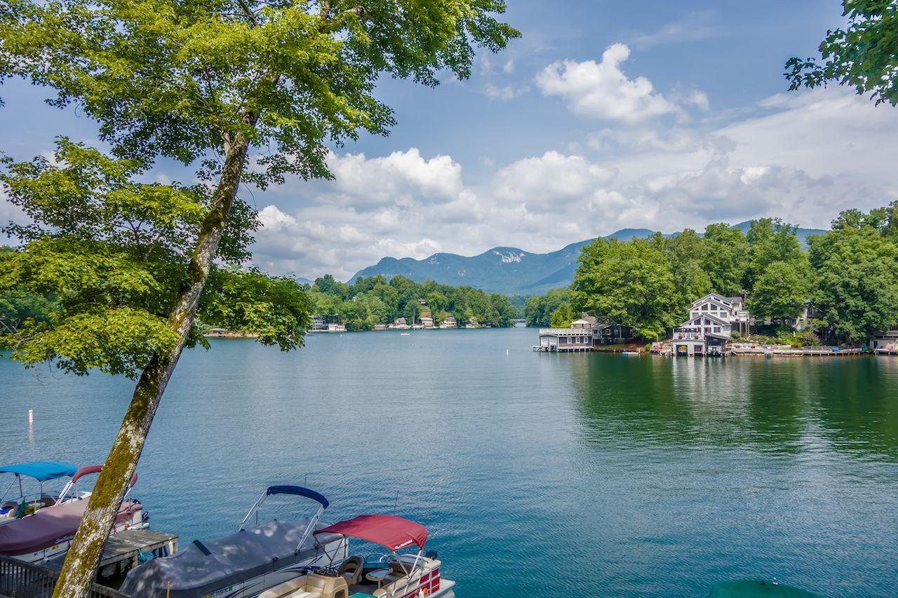 Landschaften von Lake Lure und Chimney Rock
