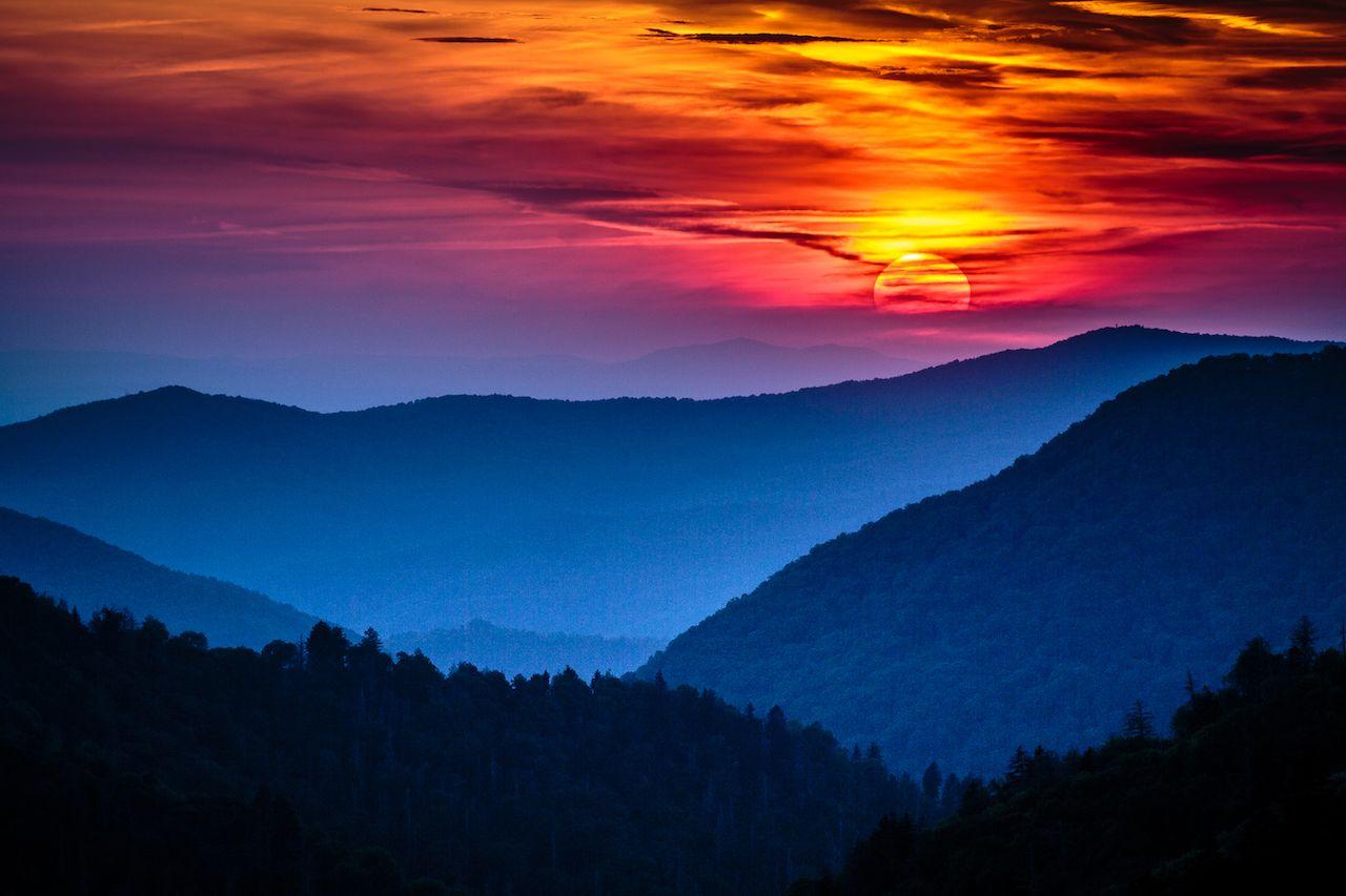 Die Landschaft der Great Smoky Mountains National Park bei Sonnenuntergang