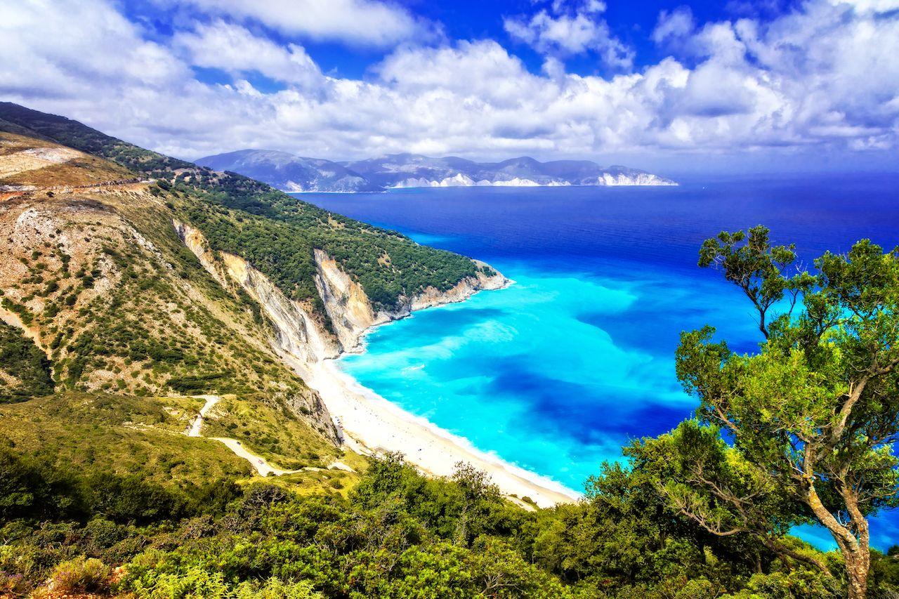 Una delle spiagge più belle della Grecia, Myrtos bay nell'isola di Cefalonia