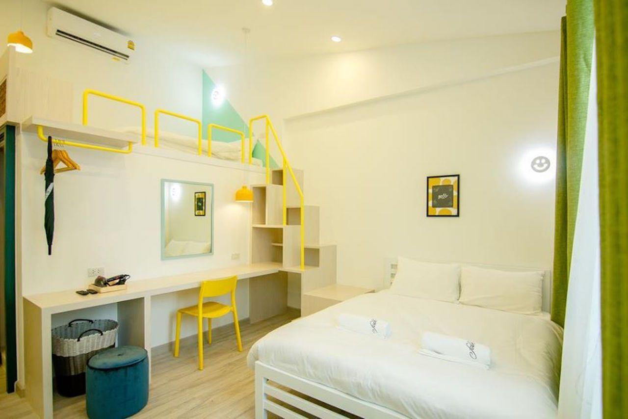Accommodation-in-Bangkok-Hostel-Folk-Poshtel-Asoke