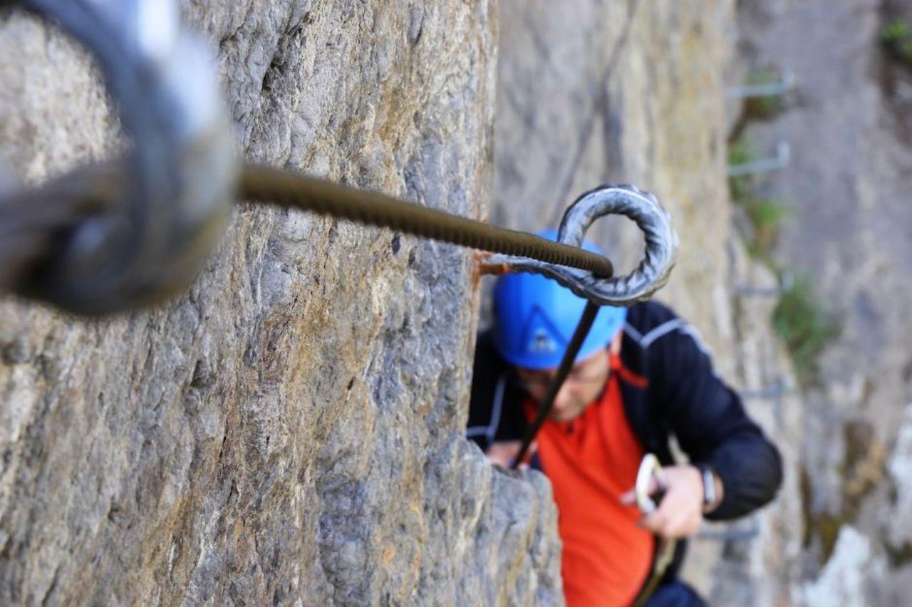 Arrampicata su roccia via ferrata