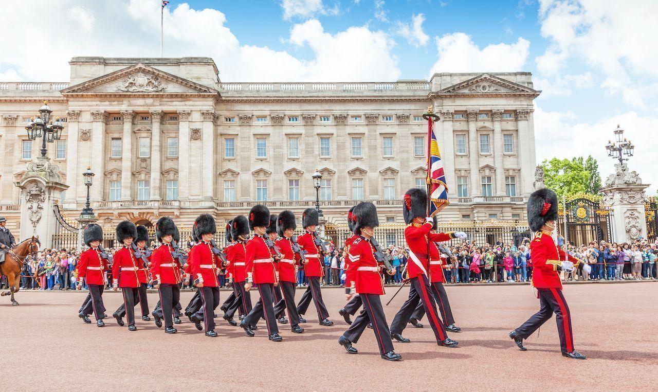 Cambio della guardia a Londra