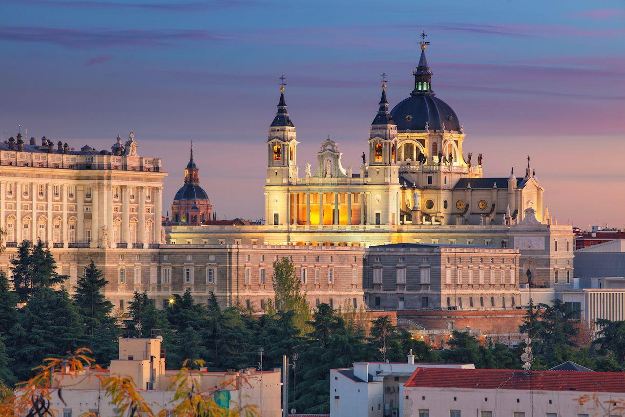 Skyline von Madrid mit Santa Maria la Real