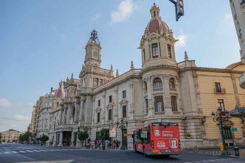 Plaza del Ayuntamiento, uno de los imperdibles en Valencia
